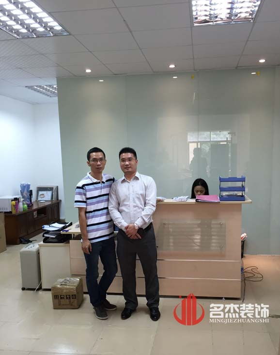 柯木塱办公室粉色视频WWW在线观看.jpg
