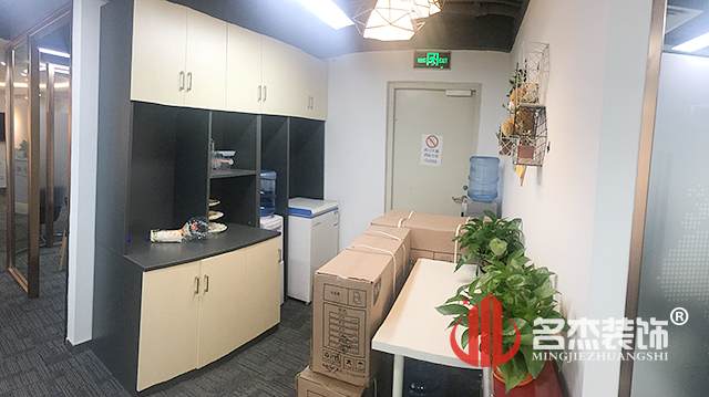 茶水间粉色视频WWW在线观看完工照.jpg