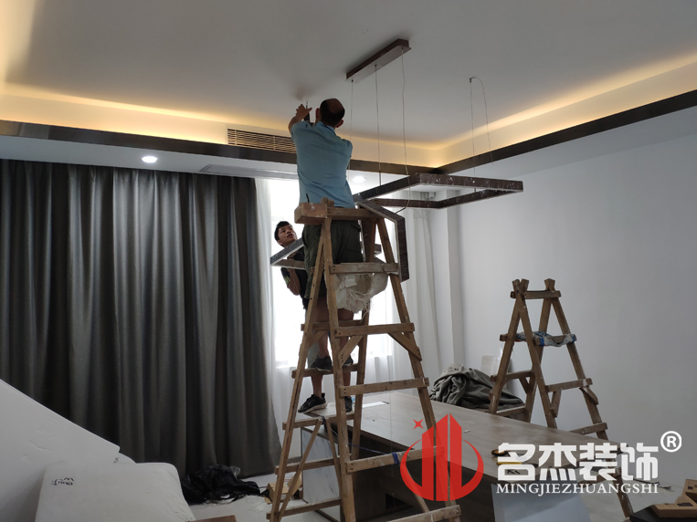 办公室粉色视频WWW在线观看