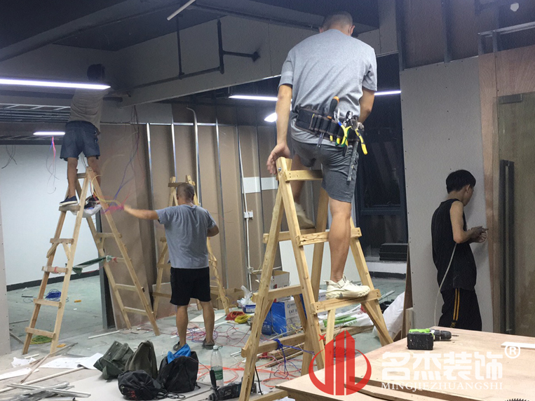 办公室粉色视频WWW在线观看